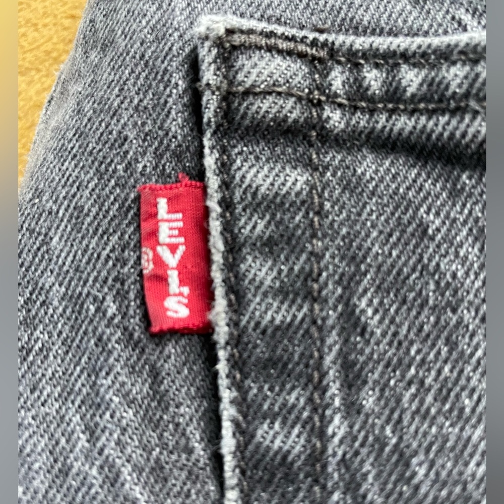 Levi’s by San Francisco California designers! Pre owed! Capital “E” size 27